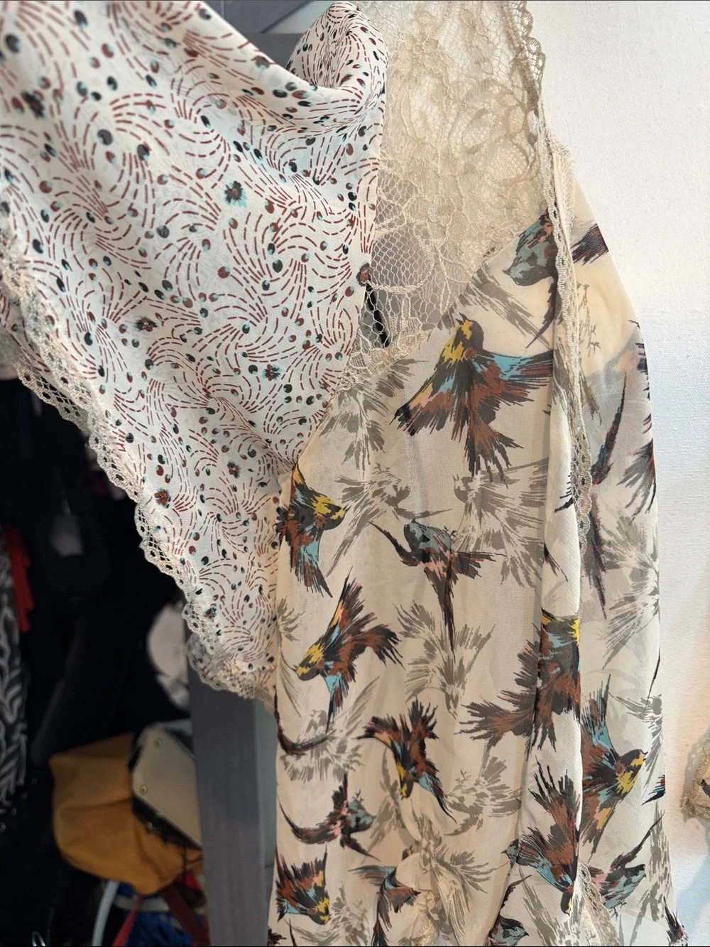fig and flower Beige Floral Bird Print Lace-Trim Tunic